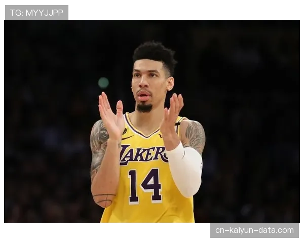 丹尼·格林挡拆造效率提升明显 优于去年三分表现