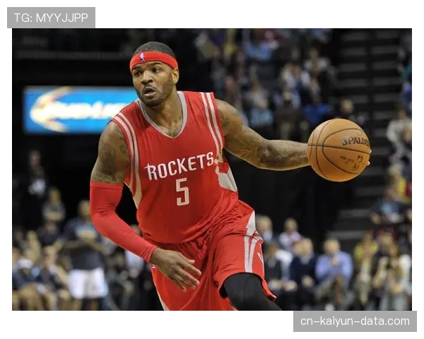 约什·史密斯利用挡拆拉开空间提升三分命中率对比巅峰期明显下降